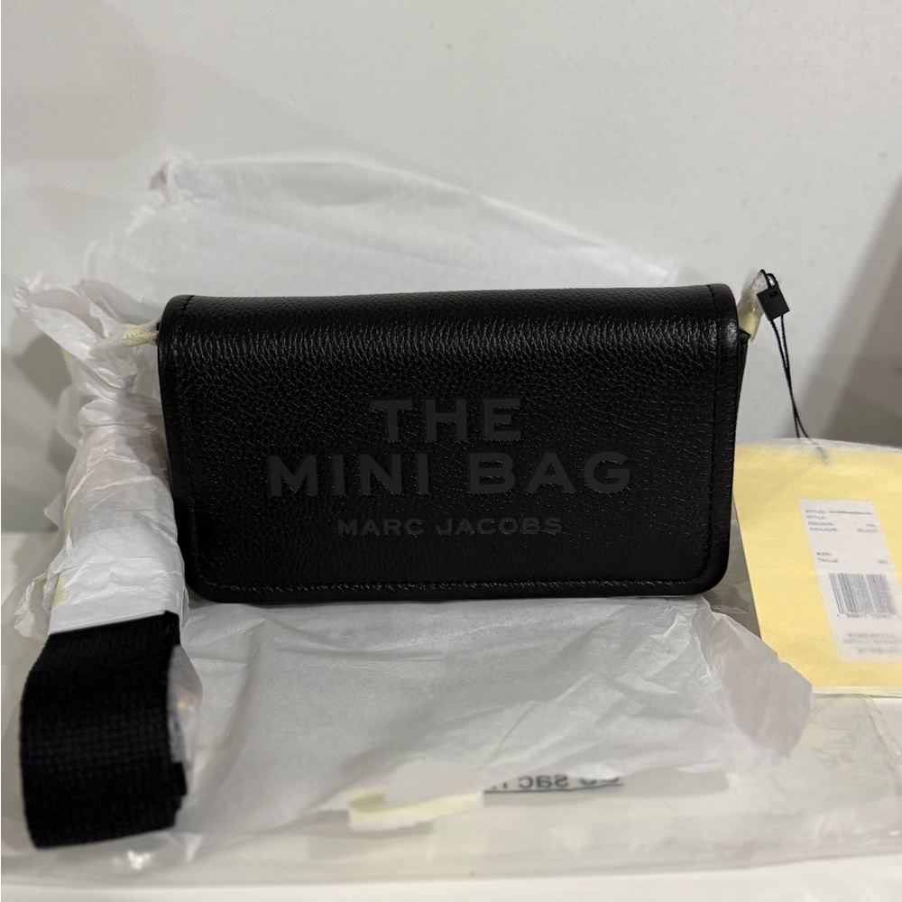 NWT Marc Jacobs The leather Mini Bag in black - Picture 2 of 8